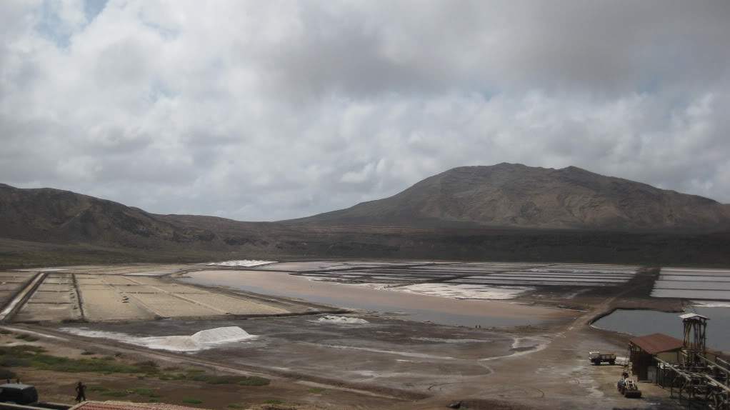 ai890.photobucket.com_albums_ac102_mokas_myphotos_cabo_20verde_20__20sal_54_salinas.jpg