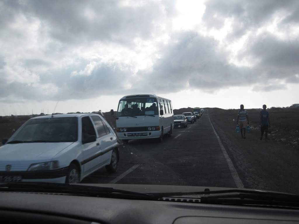 ai890.photobucket.com_albums_ac102_mokas_myphotos_cabo_20verde_20__20sal_72_devoltaestrada.jpg