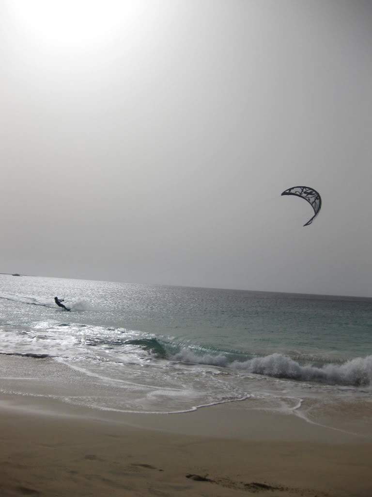 ai890.photobucket.com_albums_ac102_mokas_myphotos_cabo_20verde_20__20sal_77_manhbemcedo.jpg