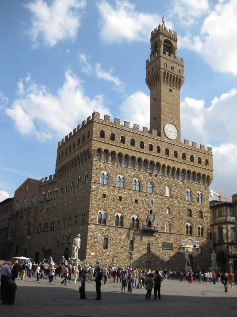 ai890.photobucket.com_albums_ac102_mokas_myphotos_florenca_646piazzadellAcademia.jpg