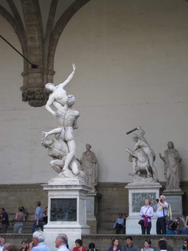 ai890.photobucket.com_albums_ac102_mokas_myphotos_florenca_650exposiodearte.jpg