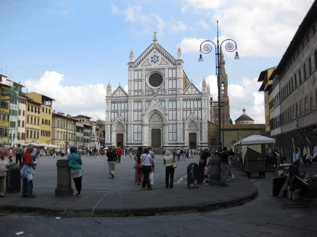 ai890.photobucket.com_albums_ac102_mokas_myphotos_florenca_655basilicadeSanLorenzo.jpg