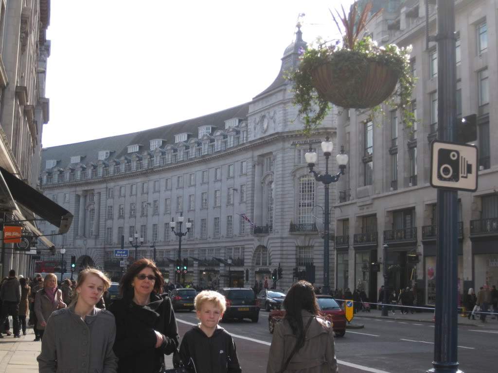 ai890.photobucket.com_albums_ac102_mokas_myphotos_london_IMG_4031.jpg