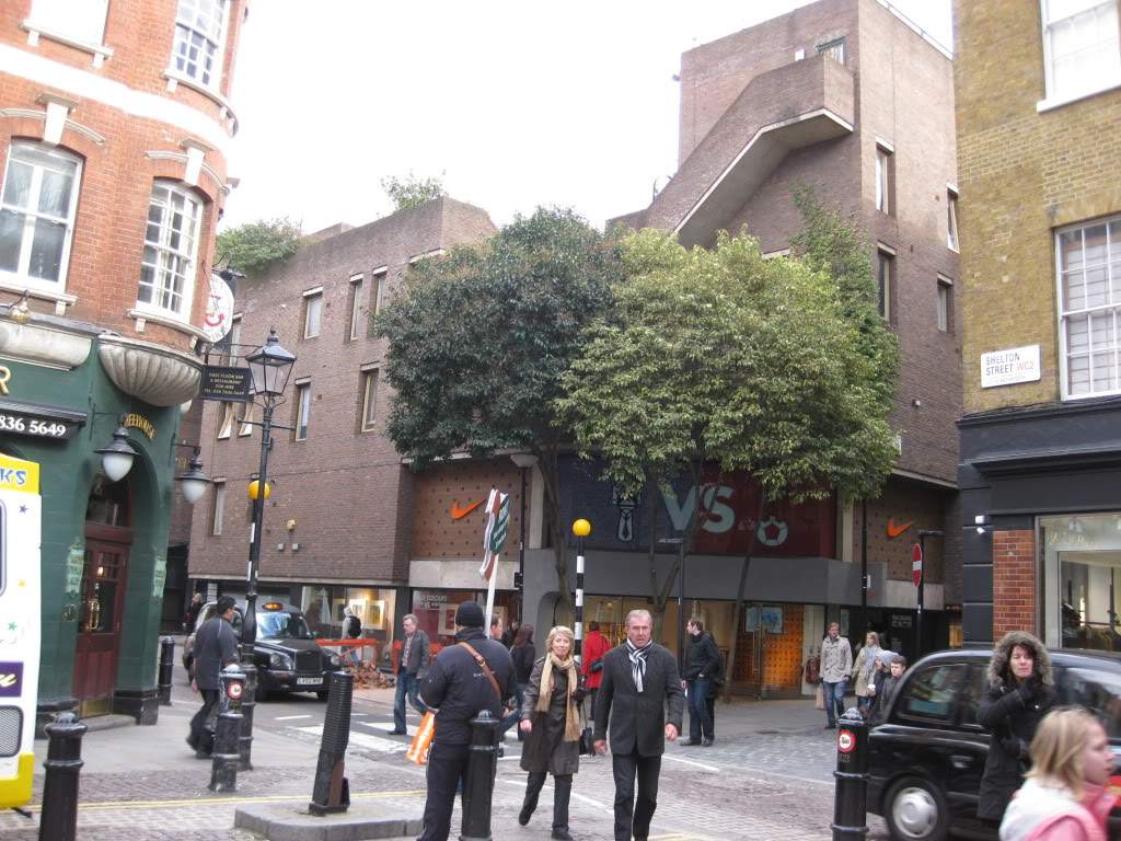 ai890.photobucket.com_albums_ac102_mokas_myphotos_london_IMG_4043.jpg