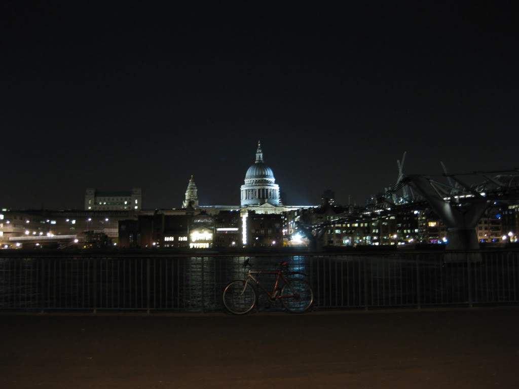 ai890.photobucket.com_albums_ac102_mokas_myphotos_london_IMG_4140.jpg