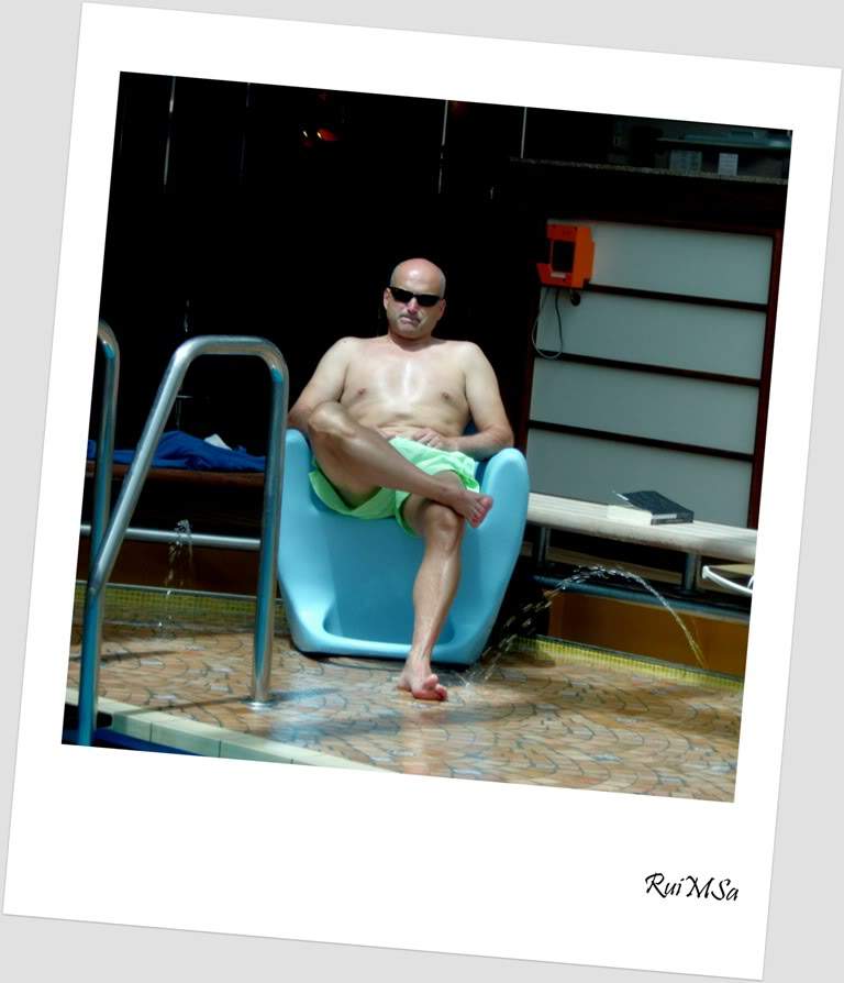 ai894.photobucket.com_albums_ac148_RuiXpto_MileUmaNoitesCostaFavolosa_FavolosaDia13_CIMG2114.jpg