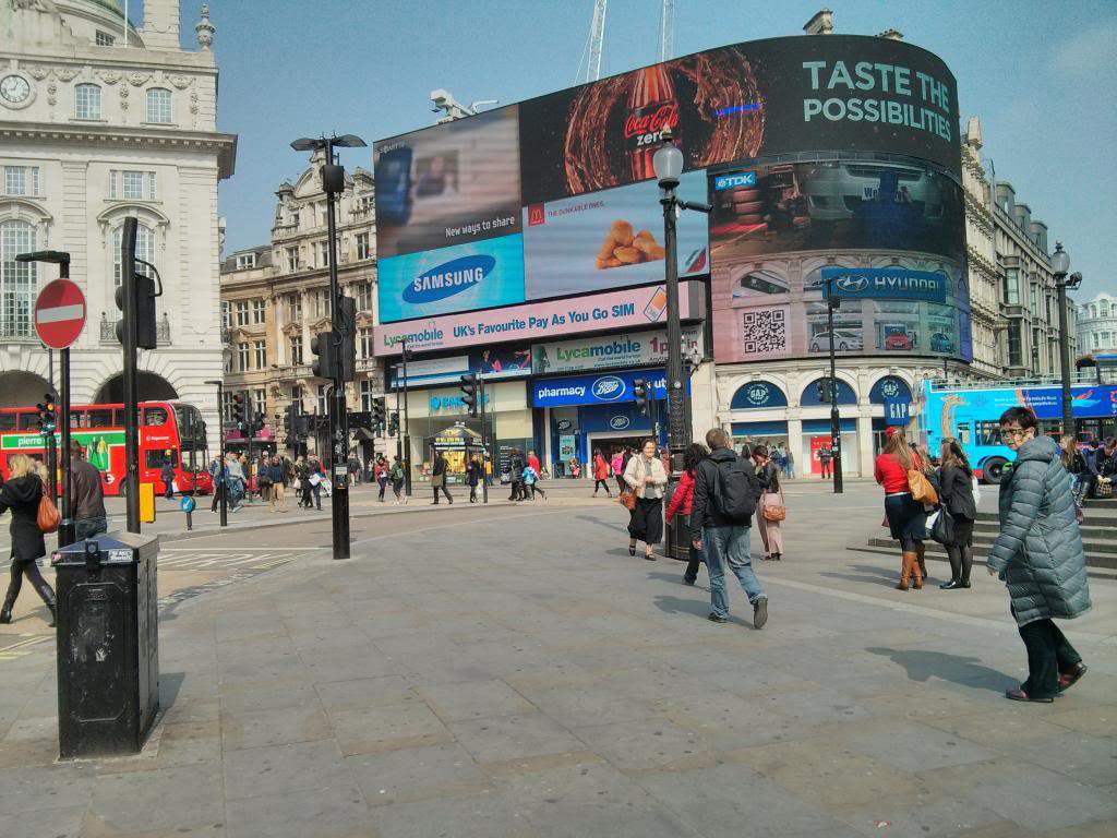 ai909.photobucket.com_albums_ac300_ploferreira_Londres_202013_Londres1.jpg
