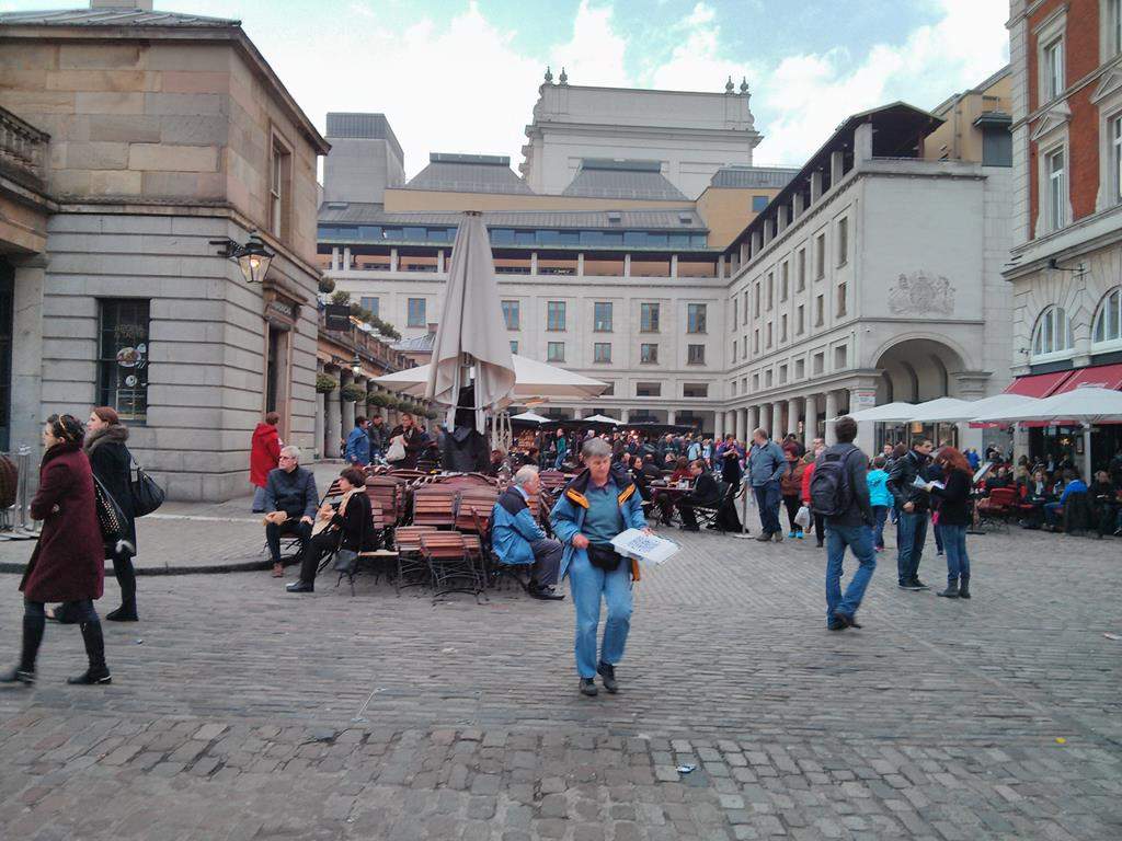 ai909.photobucket.com_albums_ac300_ploferreira_Londres_202013_Londres201.jpg