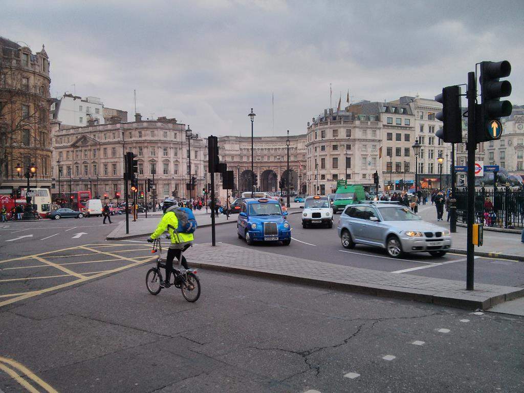 ai909.photobucket.com_albums_ac300_ploferreira_Londres_202013_Londres203.jpg