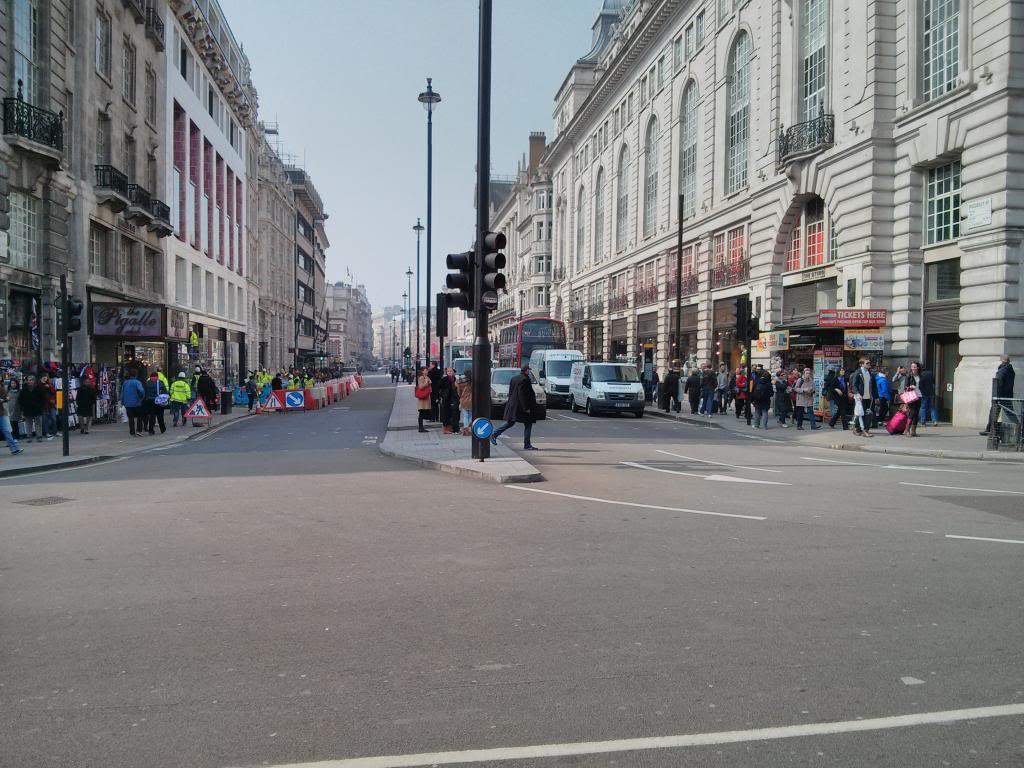 ai909.photobucket.com_albums_ac300_ploferreira_Londres_202013_Londres3.jpg