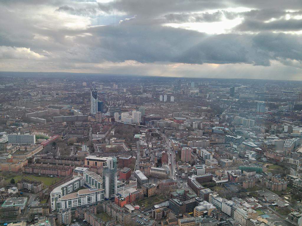 ai909.photobucket.com_albums_ac300_ploferreira_Londres_202013_Londres300.jpg