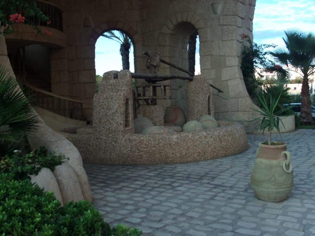 ai909.photobucket.com_albums_ac300_ploferreira_Tunisa_202009_HPIM1186.jpg