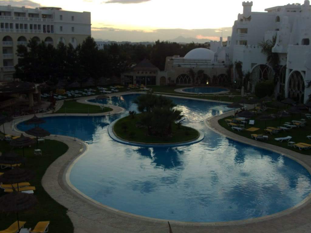 ai909.photobucket.com_albums_ac300_ploferreira_Tunisa_202009_HPIM1197.jpg