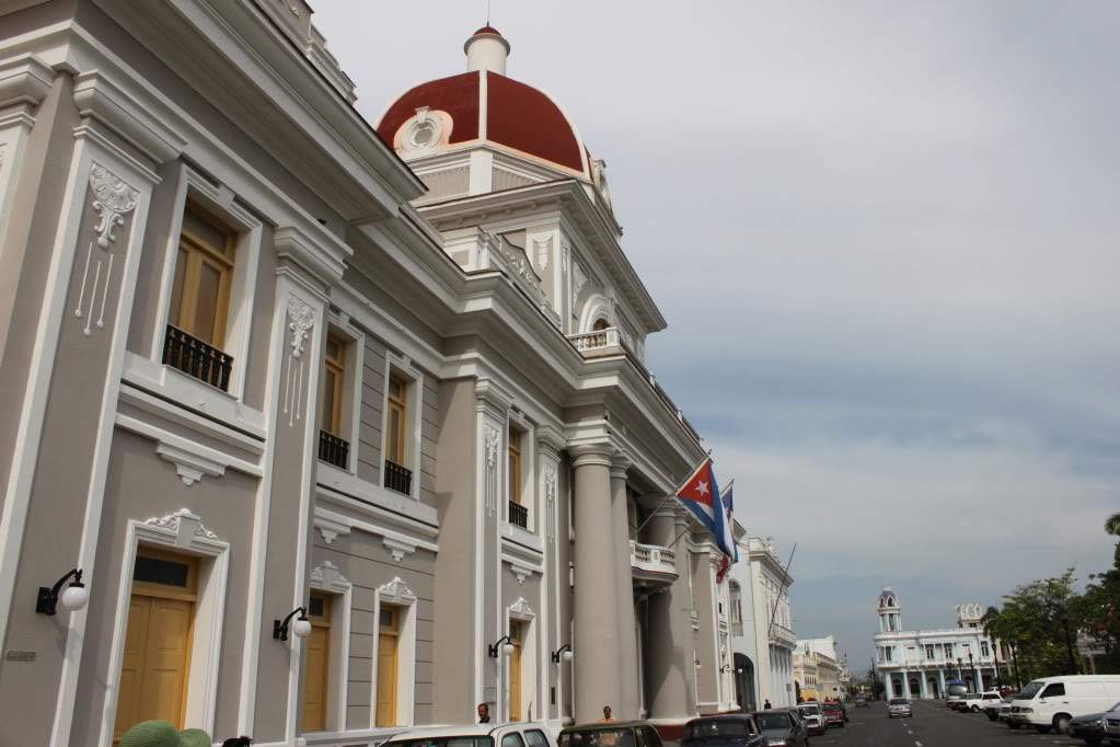 ai910.photobucket.com_albums_ac306_Correia69_Cienfuegos_20__20Cuba_FERIASEMCUBA2011285.jpg