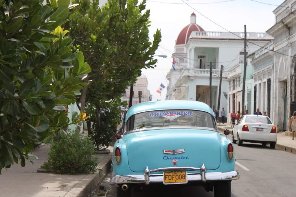 ai910.photobucket.com_albums_ac306_Correia69_Cienfuegos_20__20Cuba_FERIASEMCUBA2011294.jpg