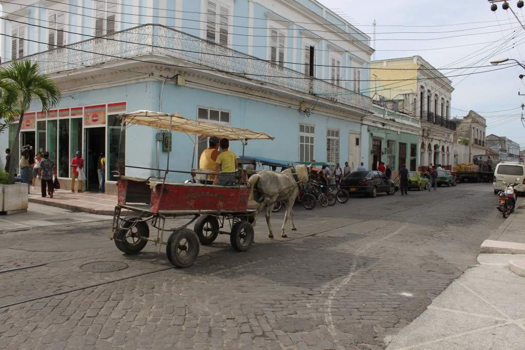 ai910.photobucket.com_albums_ac306_Correia69_Cienfuegos_20__20Cuba_FERIASEMCUBA2011297.jpg