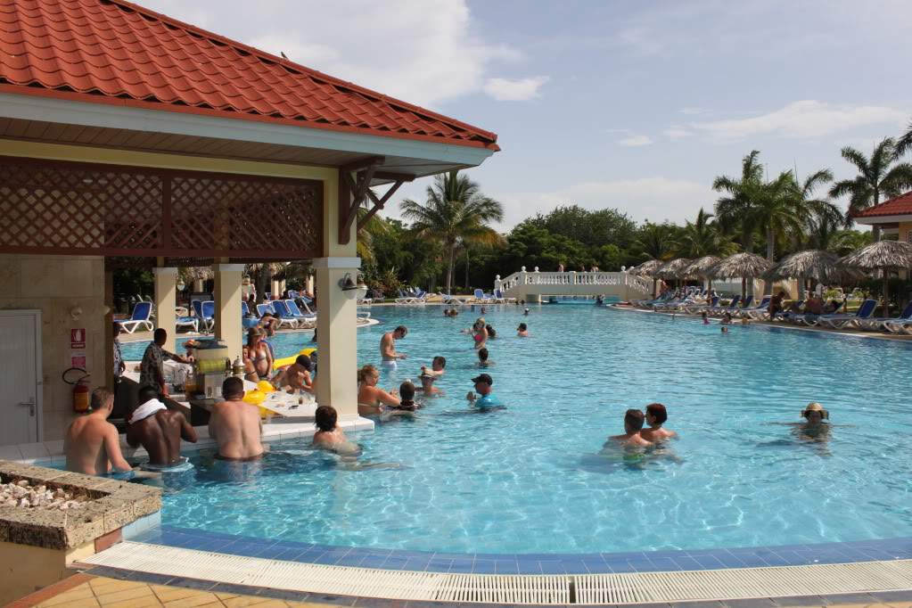 ai910.photobucket.com_albums_ac306_Correia69_CUBA_202011_FERIAbc32e11842fedf27701ede598aee1fd6.jpg