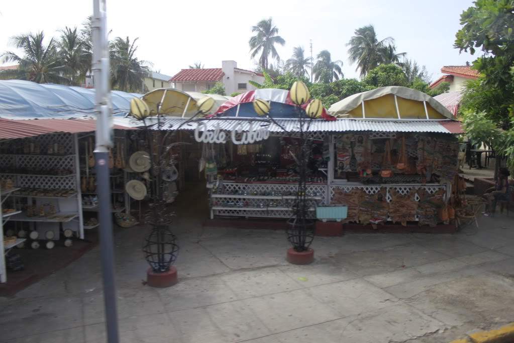 ai910.photobucket.com_albums_ac306_Correia69_CUBA_202011_FERIAf318b2495b7146a1b9f3e0b02c4aa620.jpg