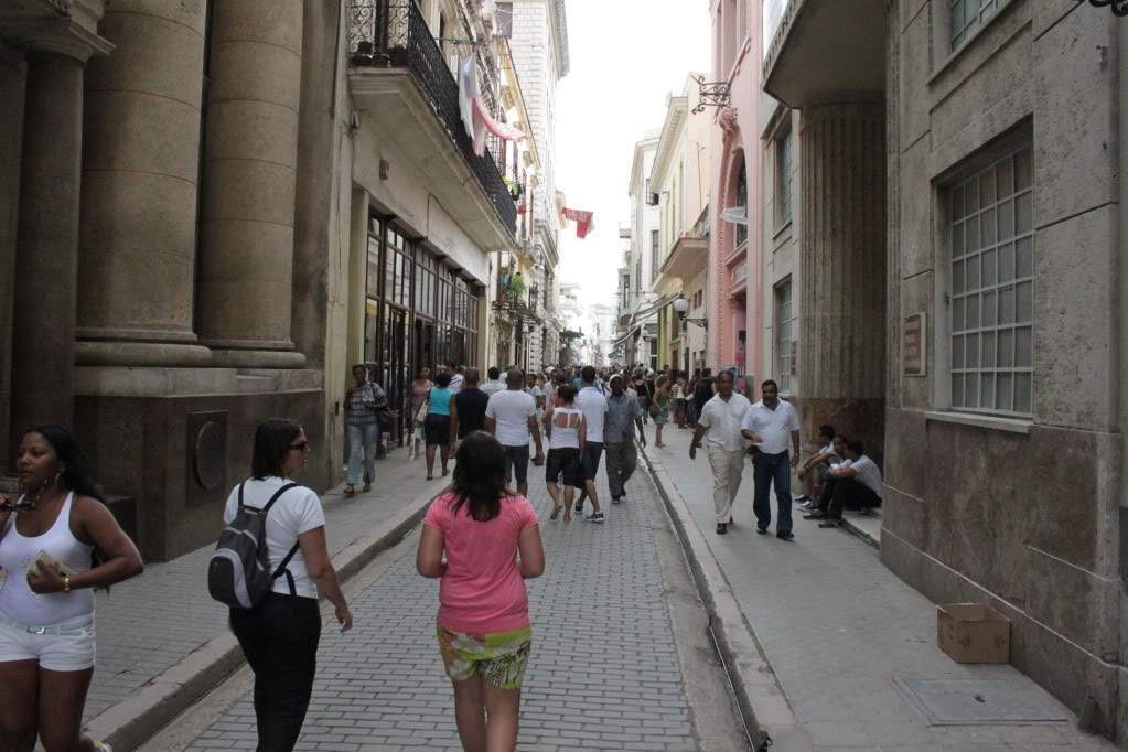 ai910.photobucket.com_albums_ac306_Correia69_HAVANA_FERIASEMCUBA2011261.jpg