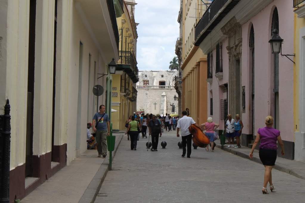 ai910.photobucket.com_albums_ac306_Correia69_HAVANA_FERIASEMCUBA2011268.jpg
