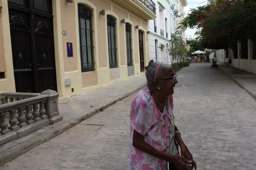 ai910.photobucket.com_albums_ac306_Correia69_HAVANA_FERIASEMCUBA2011269.jpg