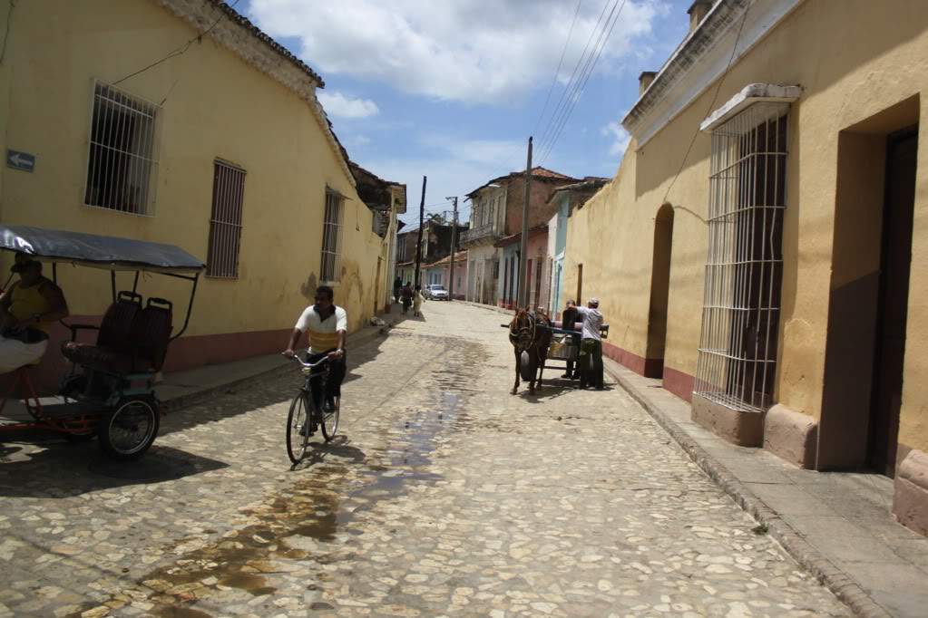 ai910.photobucket.com_albums_ac306_Correia69_TRINIDAD_FERIASEM40f50dd6e4d731cab597664c09b4e17b.jpg