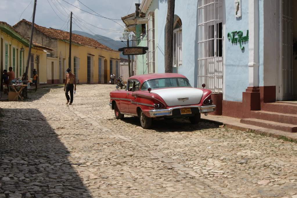 ai910.photobucket.com_albums_ac306_Correia69_TRINIDAD_FERIASEMcdca14d4684f4a474485b5f97d092b87.jpg