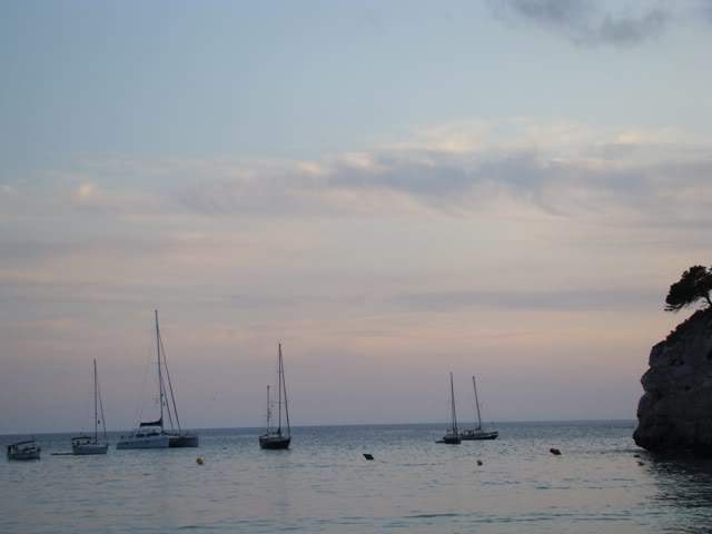 ai931.photobucket.com_albums_ad152_martav_menorca_202009_calagaldanoite.jpg