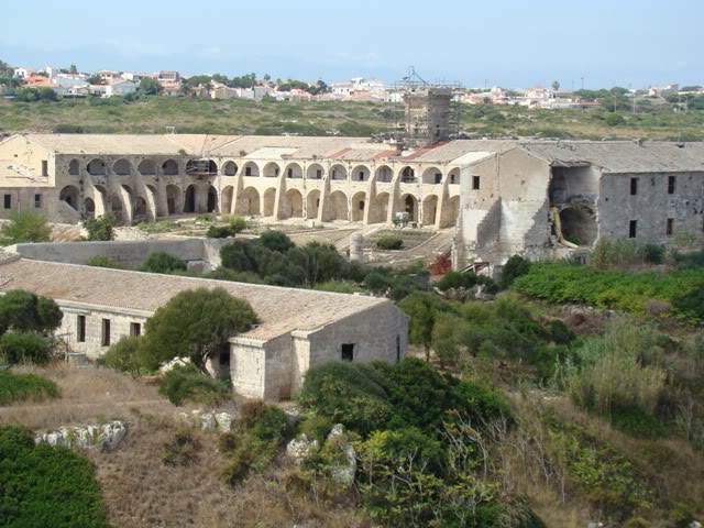 ai931.photobucket.com_albums_ad152_martav_menorca_202009_mahon3.jpg