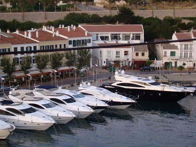 ai931.photobucket.com_albums_ad152_martav_menorca_202009_portomahon.jpg