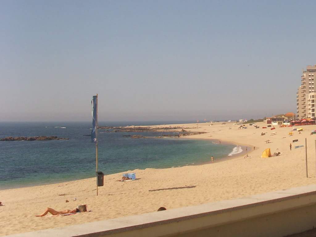 ai933.photobucket.com_albums_ad171_filipecastanho_Praia_do_Hotel_Lagoa_Povoa_Varzim1.jpg