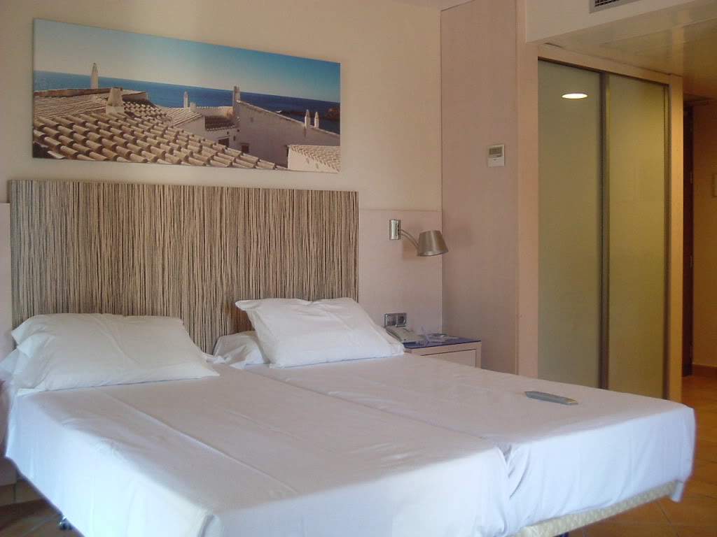 ai959.photobucket.com_albums_ae75_Teresagon_Menorca173.jpg