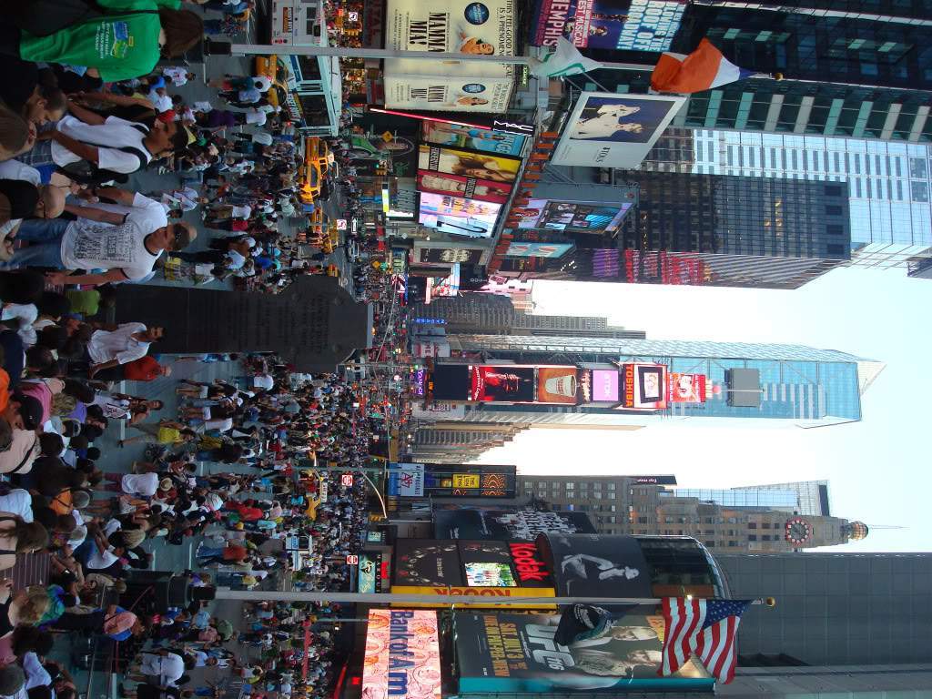 ai964.photobucket.com_albums_ae121_Ealvares_New_20york_TimesSquare9.jpg
