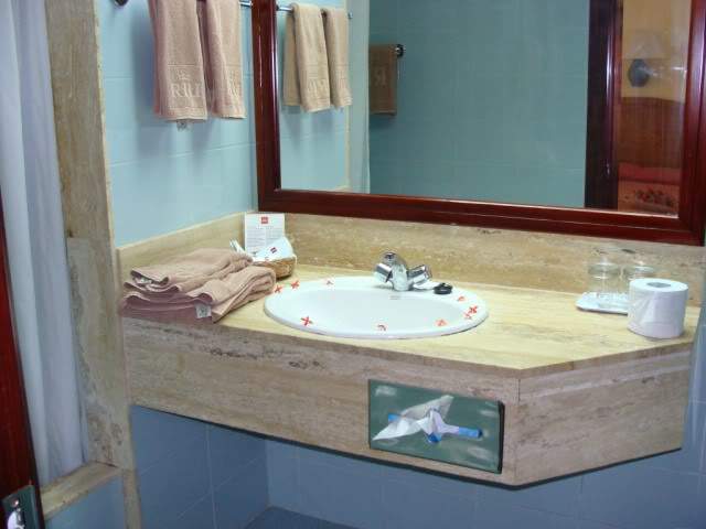ai983.photobucket.com_albums_ae312_jokerPT_Punta_20Cana_202009_Cbanho640x480.jpg