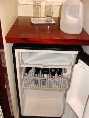 ai983.photobucket.com_albums_ae312_jokerPT_Punta_20Cana_202009_Minibar2640x480.jpg