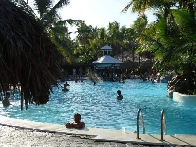 ai983.photobucket.com_albums_ae312_jokerPT_Punta_20Cana_202009_piscina1640x480.jpg