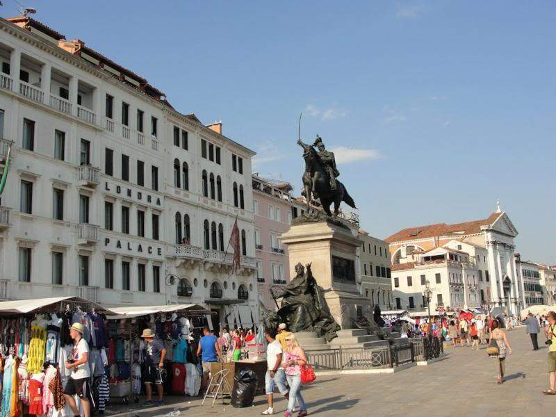 ai983.photobucket.com_albums_ae312_rnovo_MSC_20Divina_20Veneza_202013_DSC04557.jpg