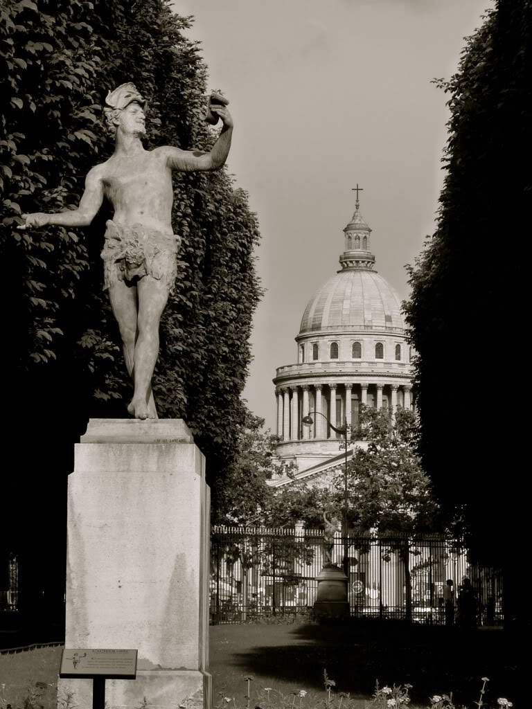 ai991.photobucket.com_albums_af38_hydra_2009_PARIS_P1130703_3.jpg