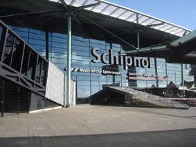 ai991.photobucket.com_albums_af38_hydra_2009_SCHIPHOL.jpg