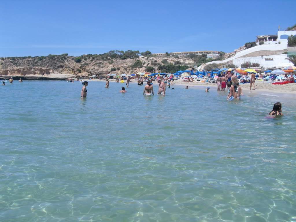 ai995.photobucket.com_albums_af77_Pedro_Reyes_Ibiza09064.jpg
