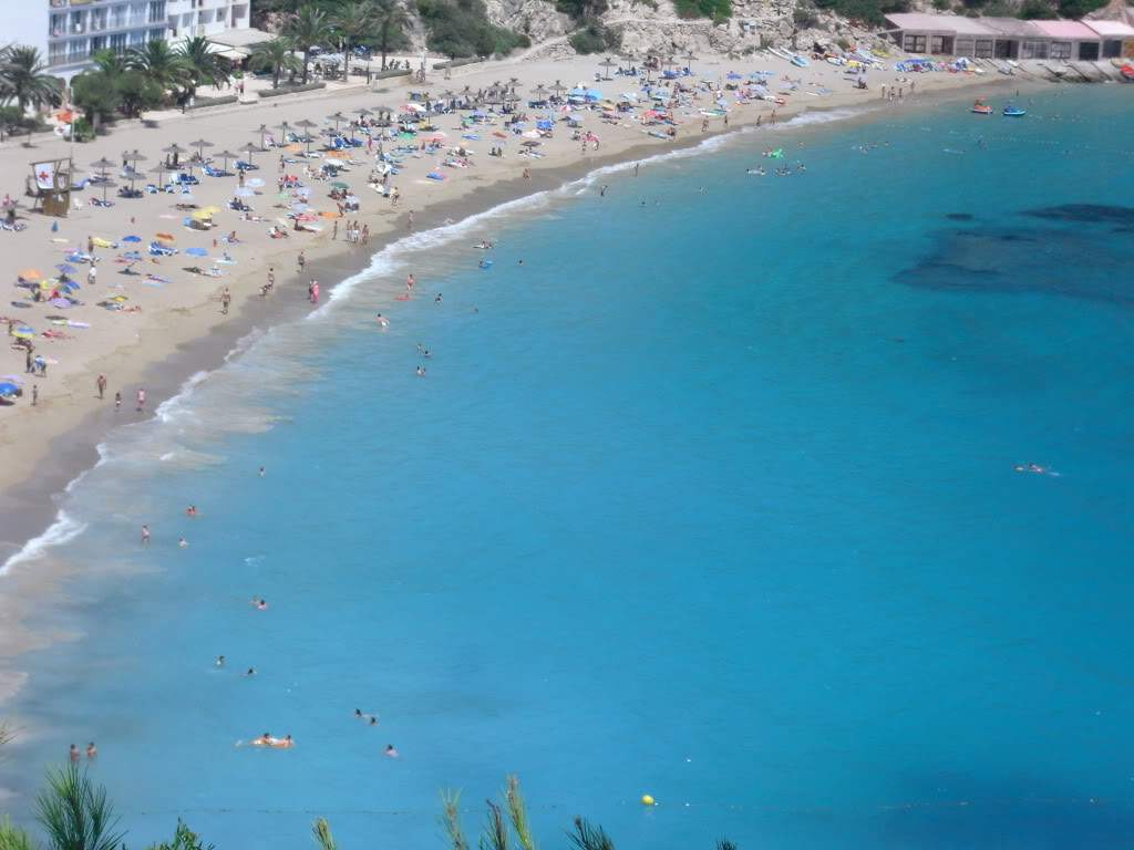 ai995.photobucket.com_albums_af77_Pedro_Reyes_Ibiza09086.jpg