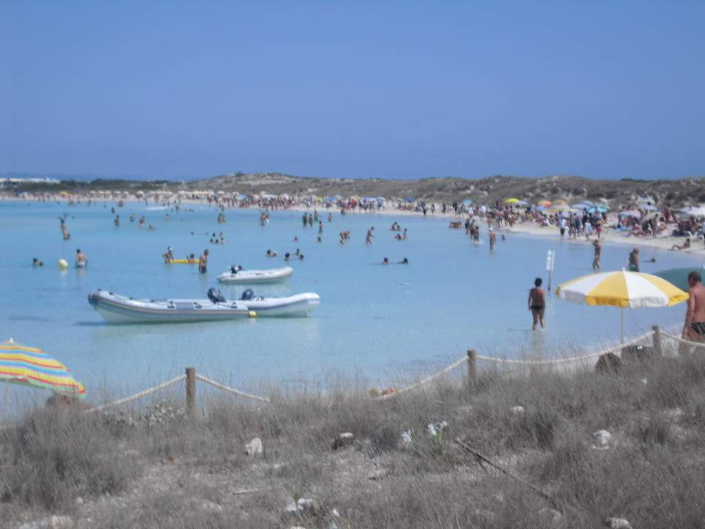 ai995.photobucket.com_albums_af77_Pedro_Reyes_Ibiza09120.jpg