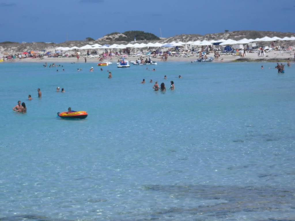 ai995.photobucket.com_albums_af77_Pedro_Reyes_Ibiza09127.jpg
