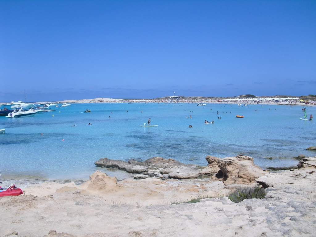 ai995.photobucket.com_albums_af77_Pedro_Reyes_Ibiza09129.jpg