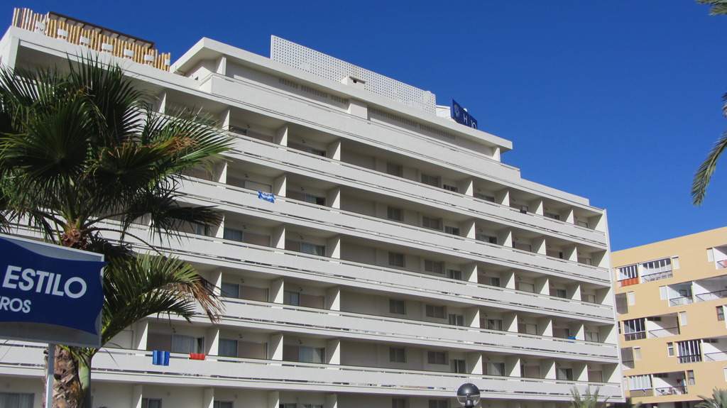 ai997.photobucket.com_albums_af98_deboraruben_H10_20Big_20Sur_20_Tenerife_02.jpg