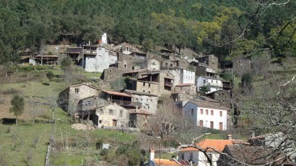 ai997.photobucket.com_albums_af98_deboraruben_Serra_20Lousa_DSC01400.jpg