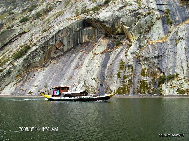 ai998.photobucket.com_albums_af110_tininharibeiro_Douro_vrias180.jpg