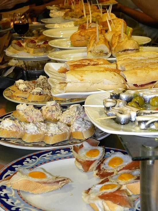 aimages.travelpod.com_users_friesendm_4.1274396312.ready_for_tapas_and_pinchos___san_sebastian.jpg