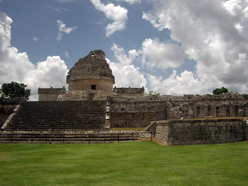 aixamostradepesquisa.pbworks.com_f_1219878443_chichen_itza_001.jpg
