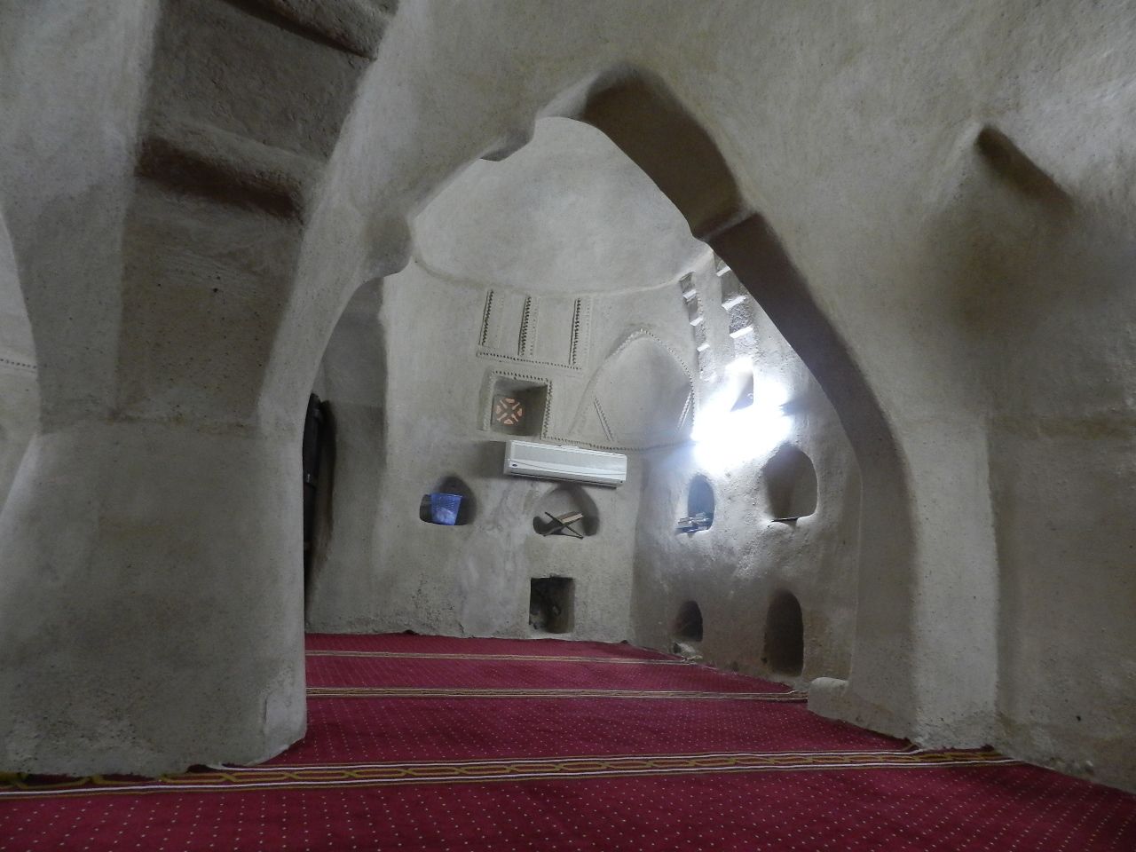 Al_Badiyah_Mosque_-_Fujairah_8.jpg